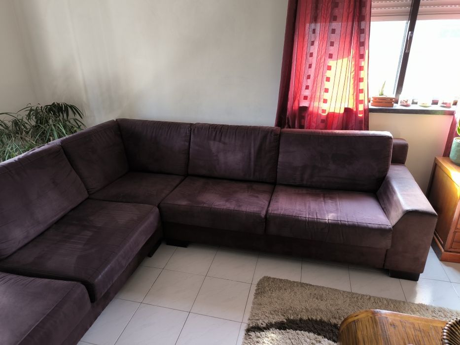 Sofá de canto com chaise lateral marca Stoffus