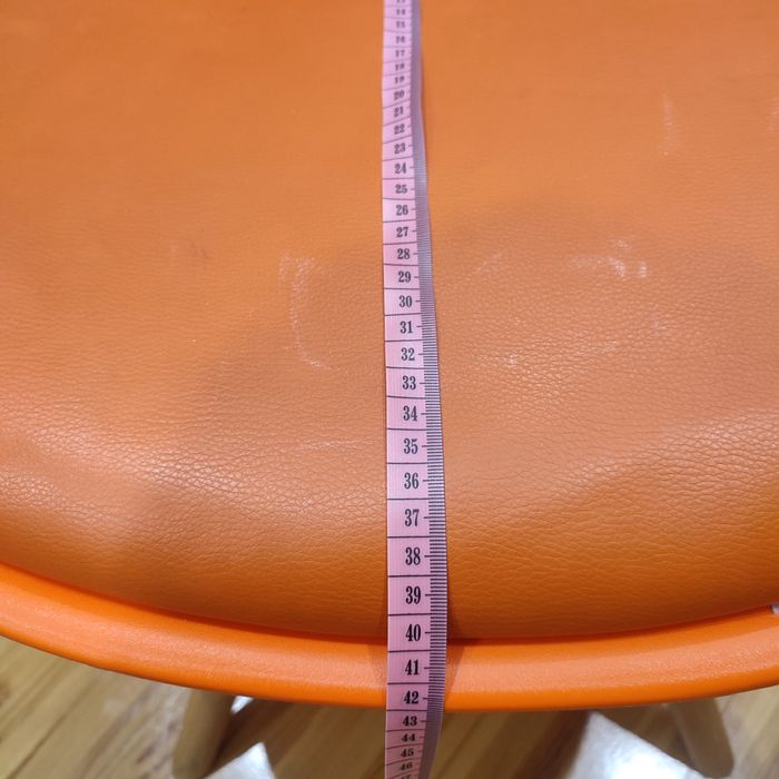 Krzesła pomarańczowe 4 sztuki