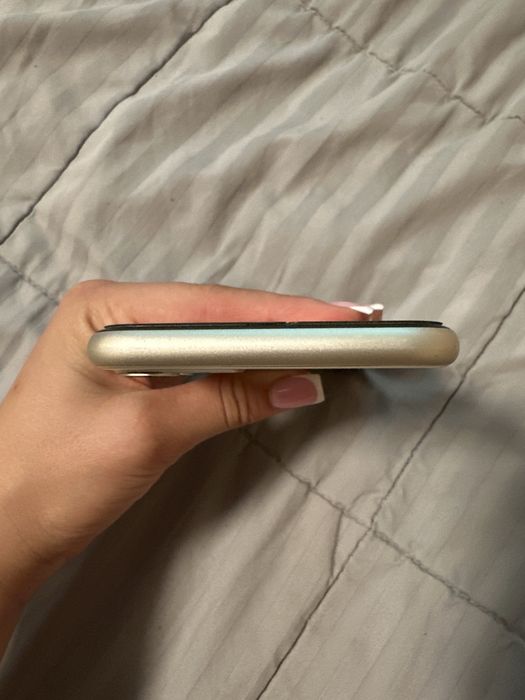 iPhone 11 в хорошому стані