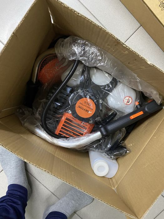 Rocadora a gasolina nova em caixa