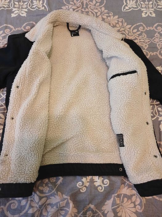 Продам куртку Sinsay s