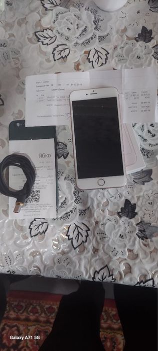 Продам айфон 6s+