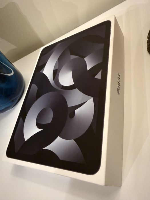 Pad Air 5 (Ger. 5 - Chip M1) Wi-Fi + Cellular (5G) + Capa - Impecável