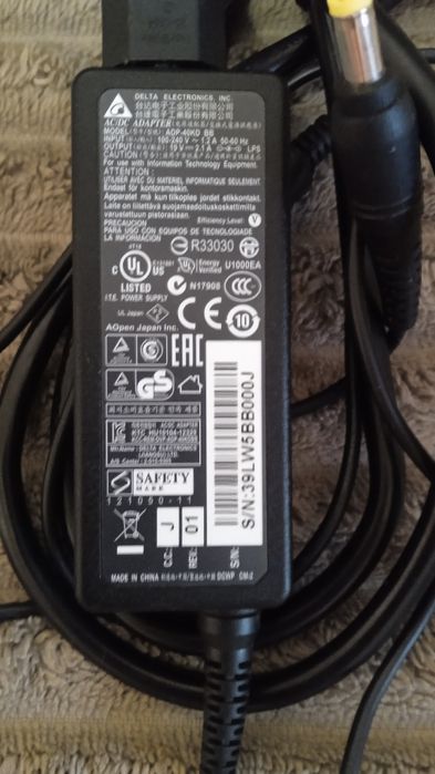 Блок питания,зарядка для ноутбука LJ