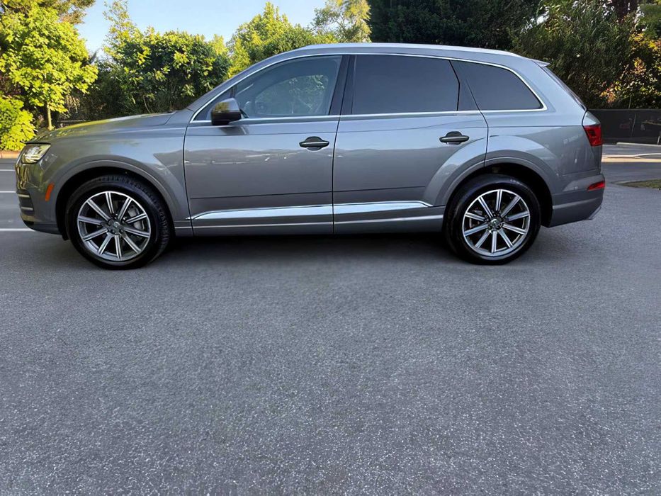 Audi Q7      2017