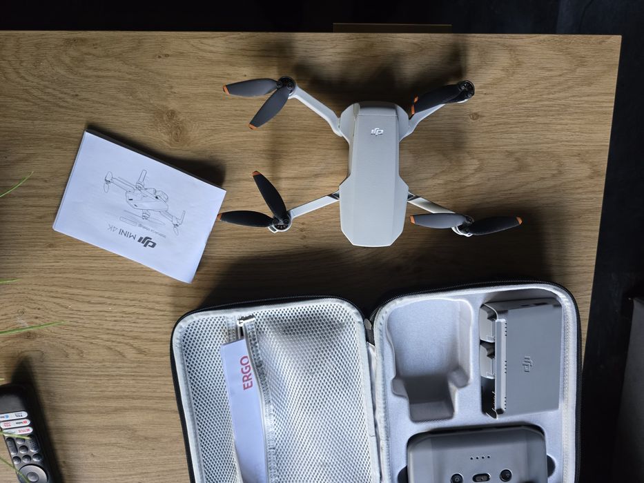 Dron DJI mini 4k etui ładowarka bateria