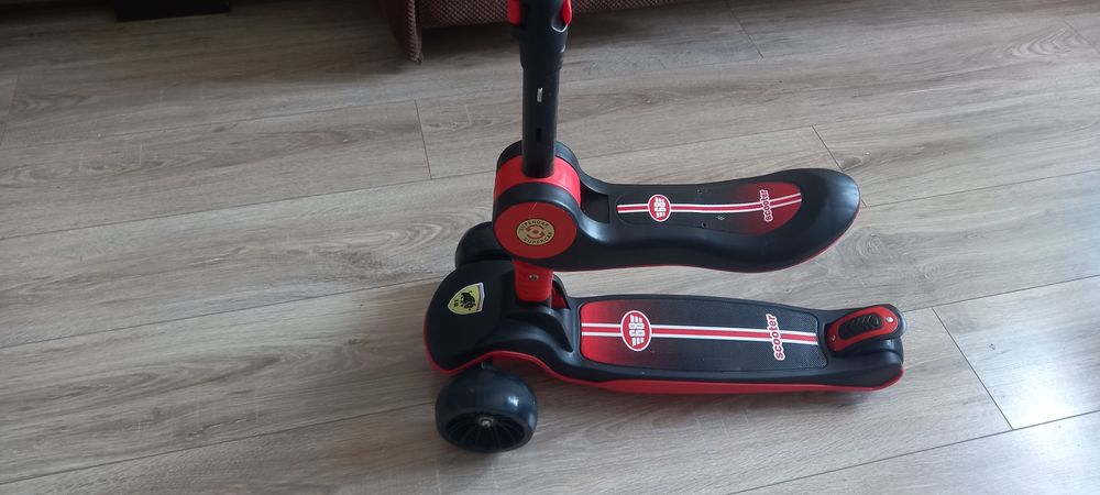 Scooter самокат .