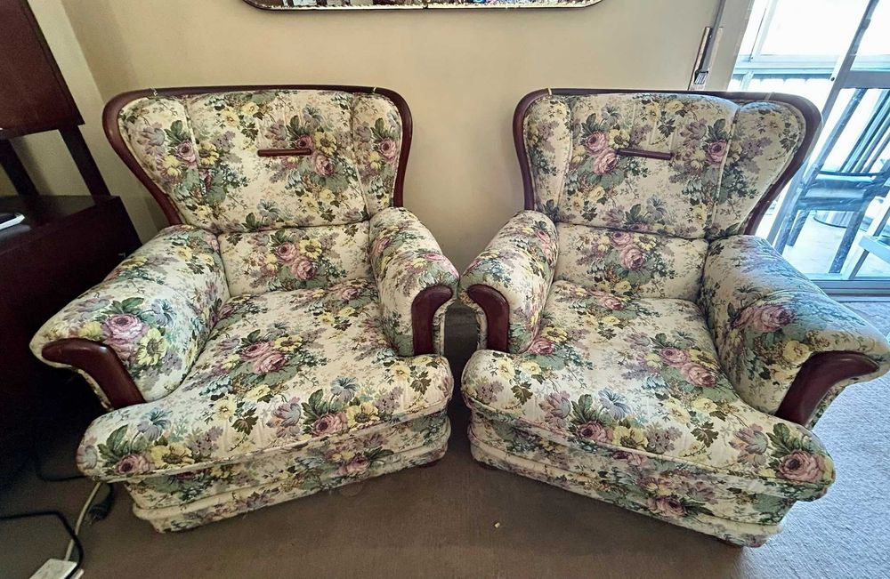 Conjunto de sofá e cadeirões vintage