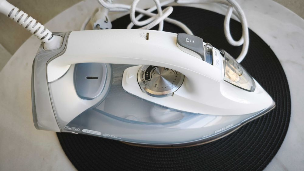 Ferro a Vapor Philips Azur de 2800W com base SteamGlide Elite