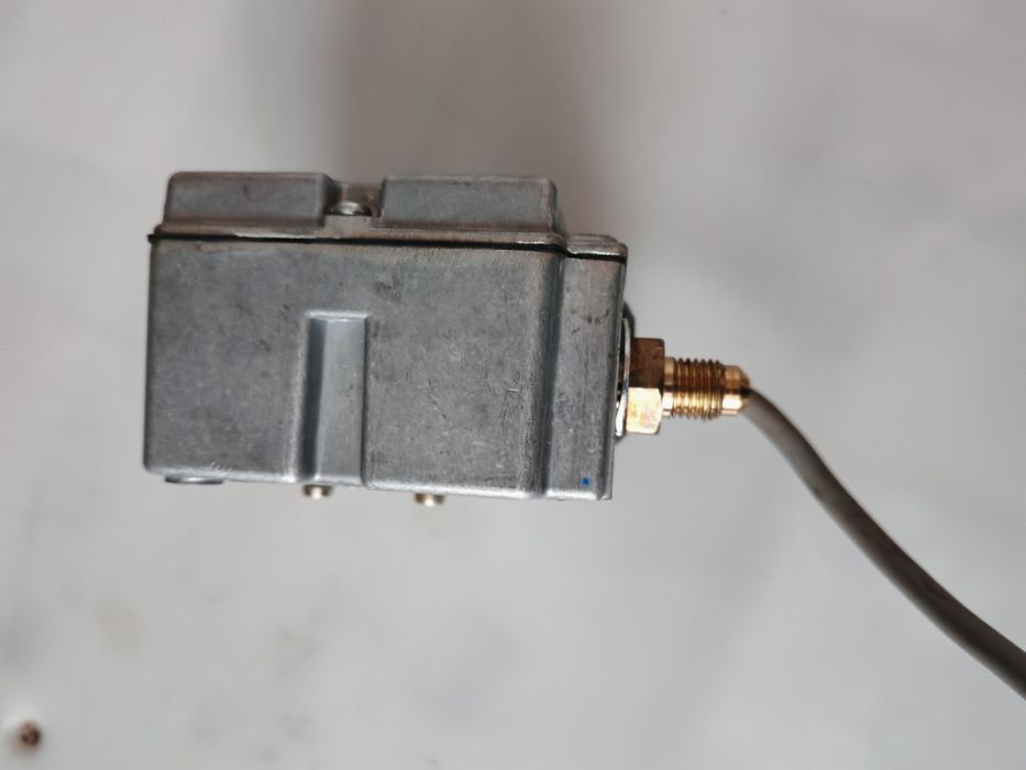 Реле тиску Johnson Controls