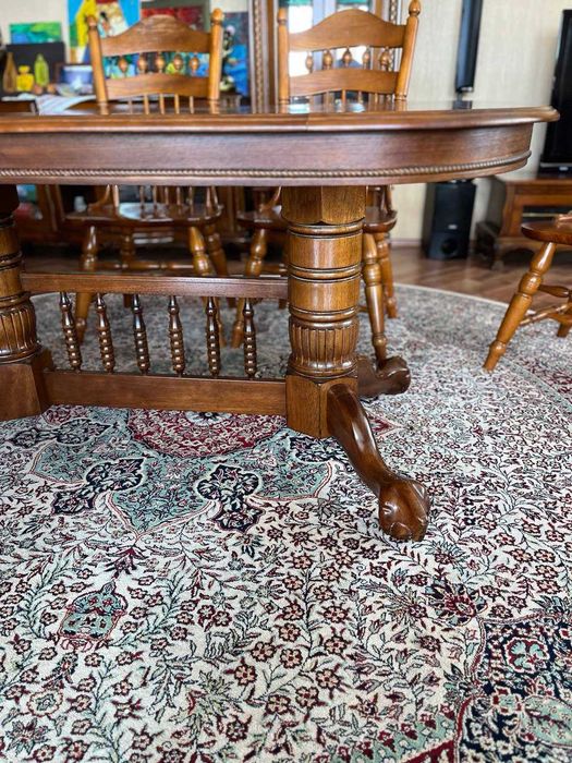 Продається стіл зі стільцями