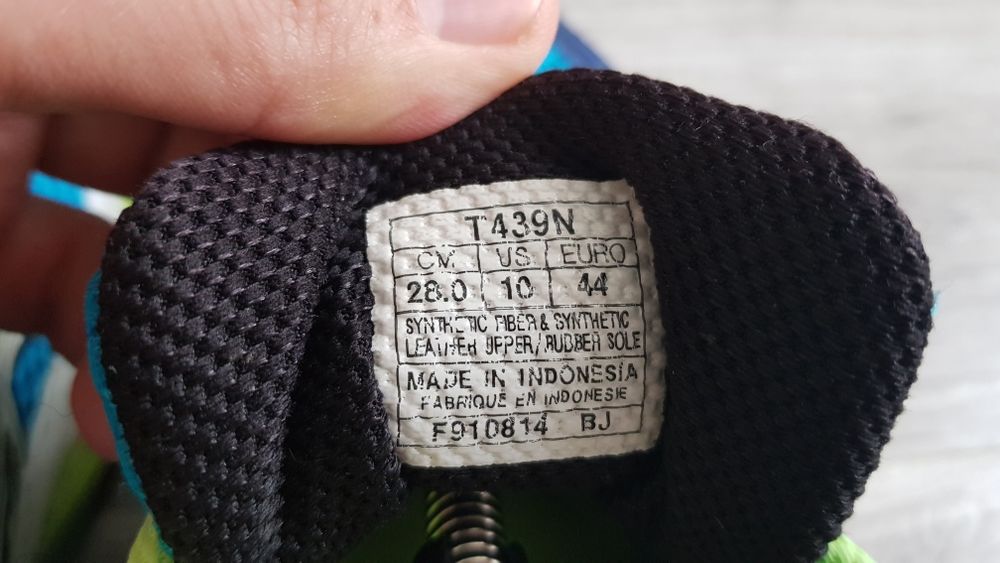 Продам фірмові кросівки Asics gel cumulus 16
