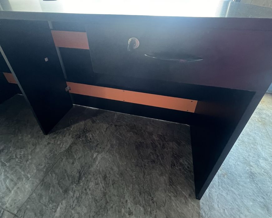 Стіл офісний б/в