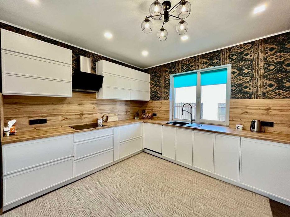 Одноповерховий будинок з ремонтом у новій котеджній забудові Бучі!