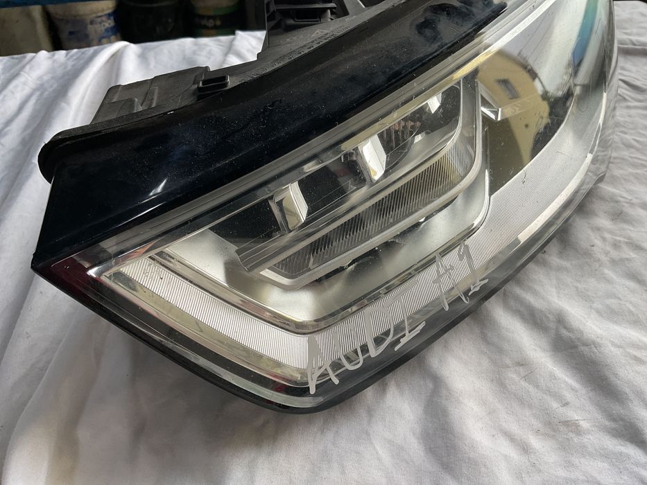 Farol Audi A1 (direito)