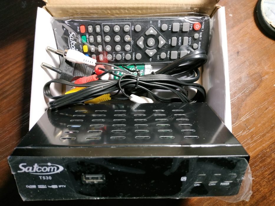 Satcom T530 надежный Т2 тюнер с поддержкой работы интернет приложений