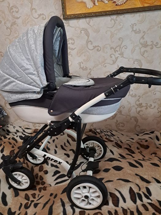 Продам коляску LOREX