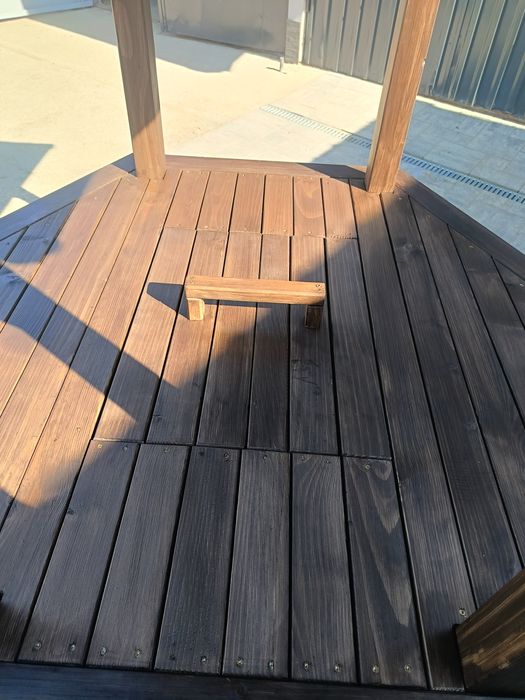 Drewniane studnie ogrodowe.