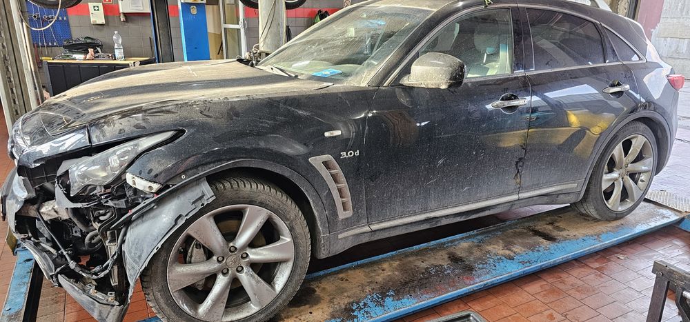 Infiniti QX70S 3.0 diesel 4x4