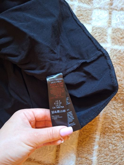 Чорна сукня на бретельках topshop