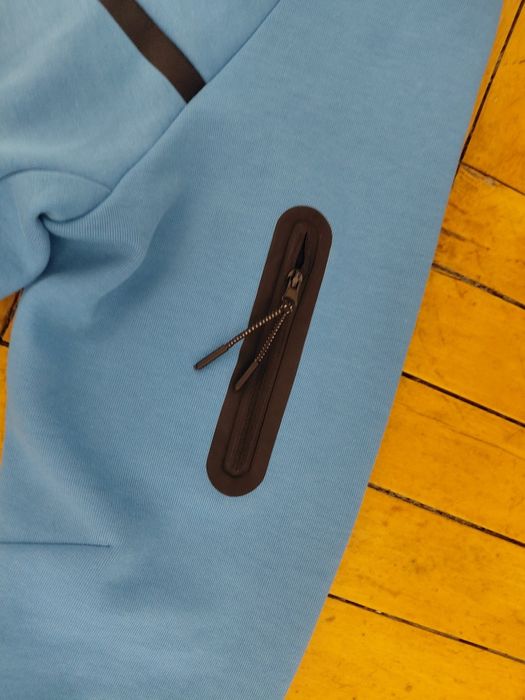 Нова кофта Nike tech fleece  синього кольру розміру L
