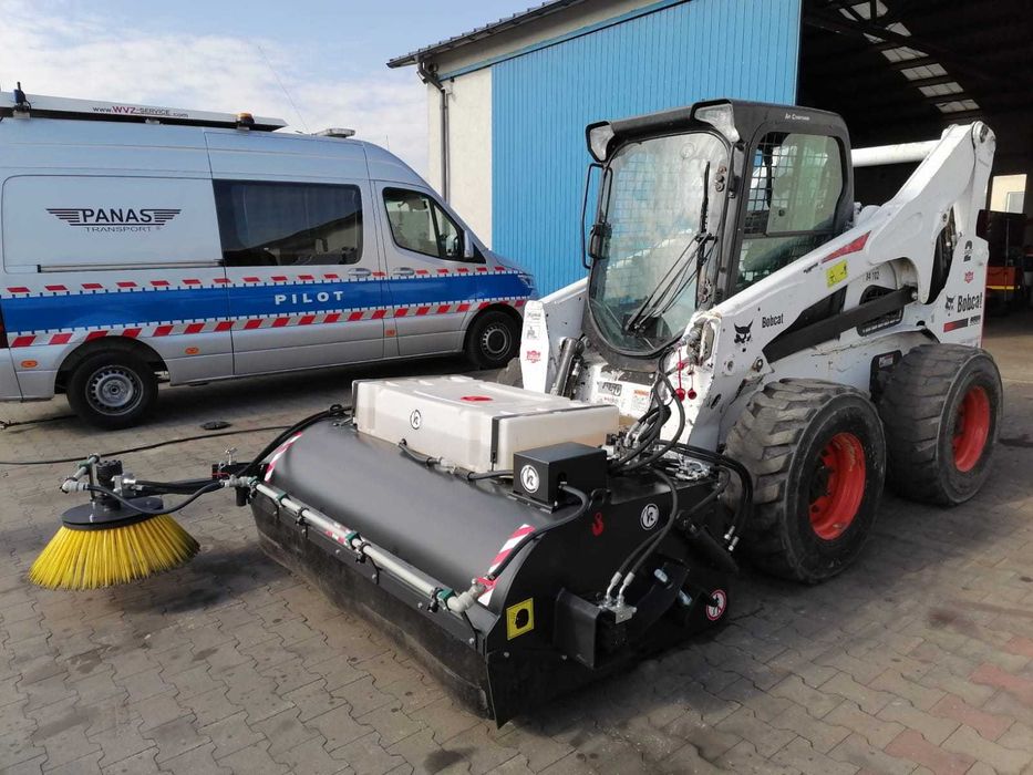 Zamiatarka Kovaco 92182 do miniładowarki Bobcat CAT Case Gehl JCB