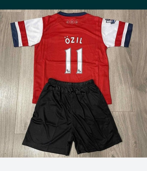 Супер розпродаж футбольних форм для дітей