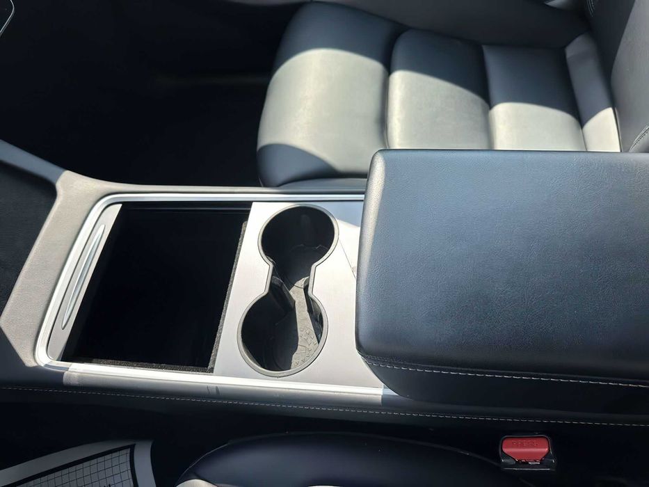 Tesla Model Y Long Range      2021