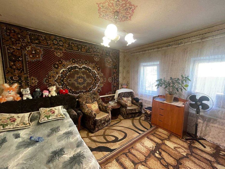 Продам будинок в Дергачах , в районі стадіону