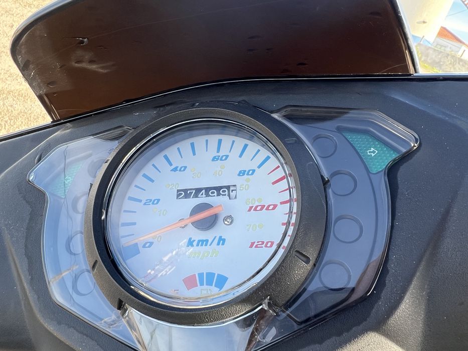 Scooter 125 cc  27000kms