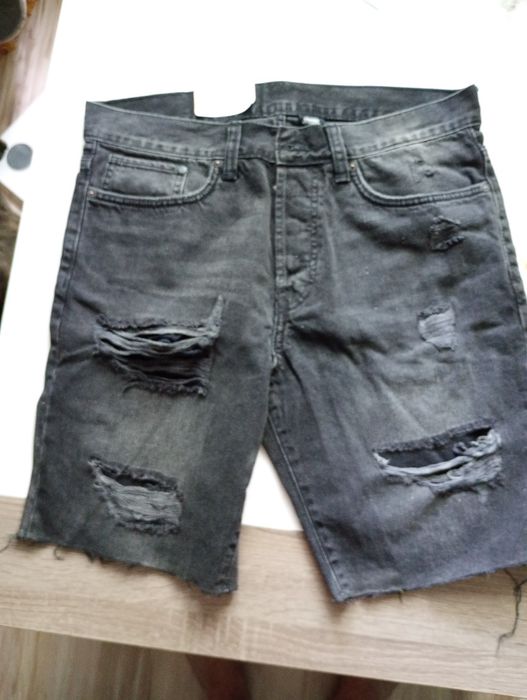 Sprzedam krótkie spodnie nowe