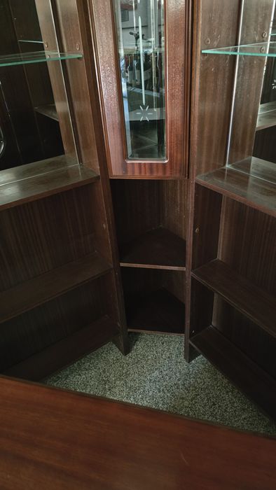 Bar/Garrafeira de canto clássico