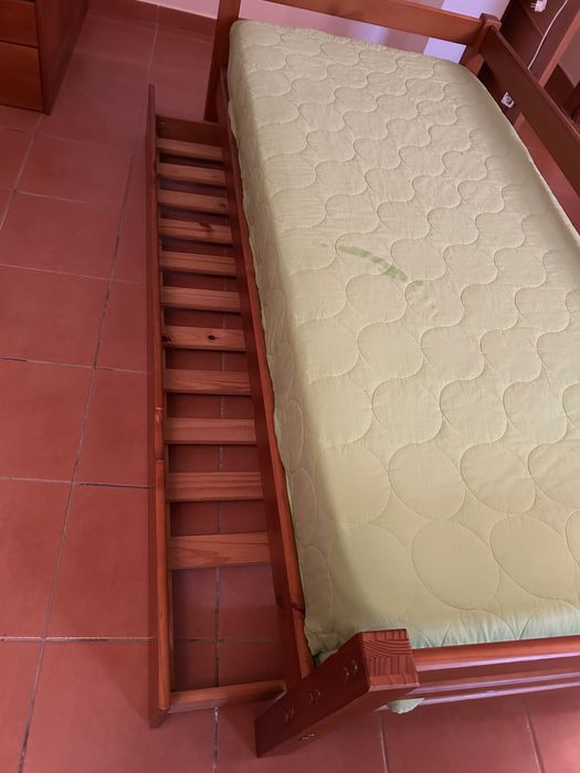 Vendo cama dupla em estado novo com um bom colchão