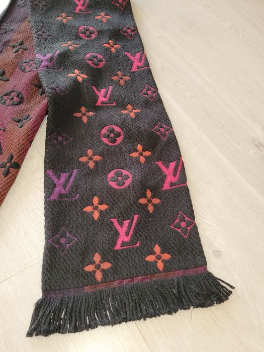 Louis Vuitton szalik gruby frędzle czarny logowany