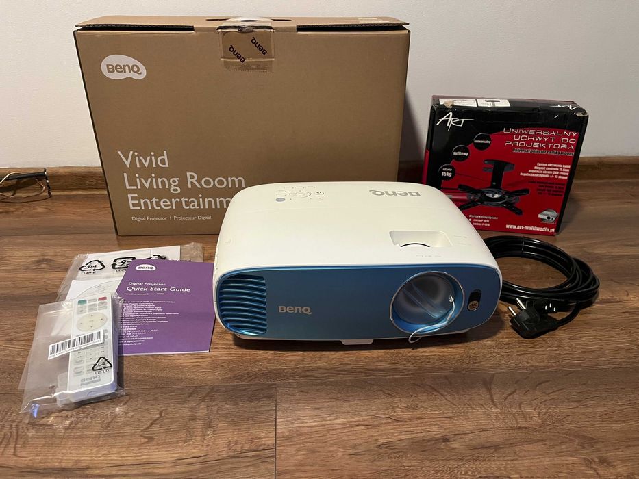 Projektor 4K BenQ TK800M (stan salonowy) + uchwyt sufitowy