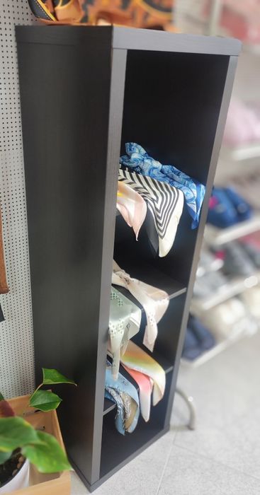 Estante tipo IKEA colina/4cubos