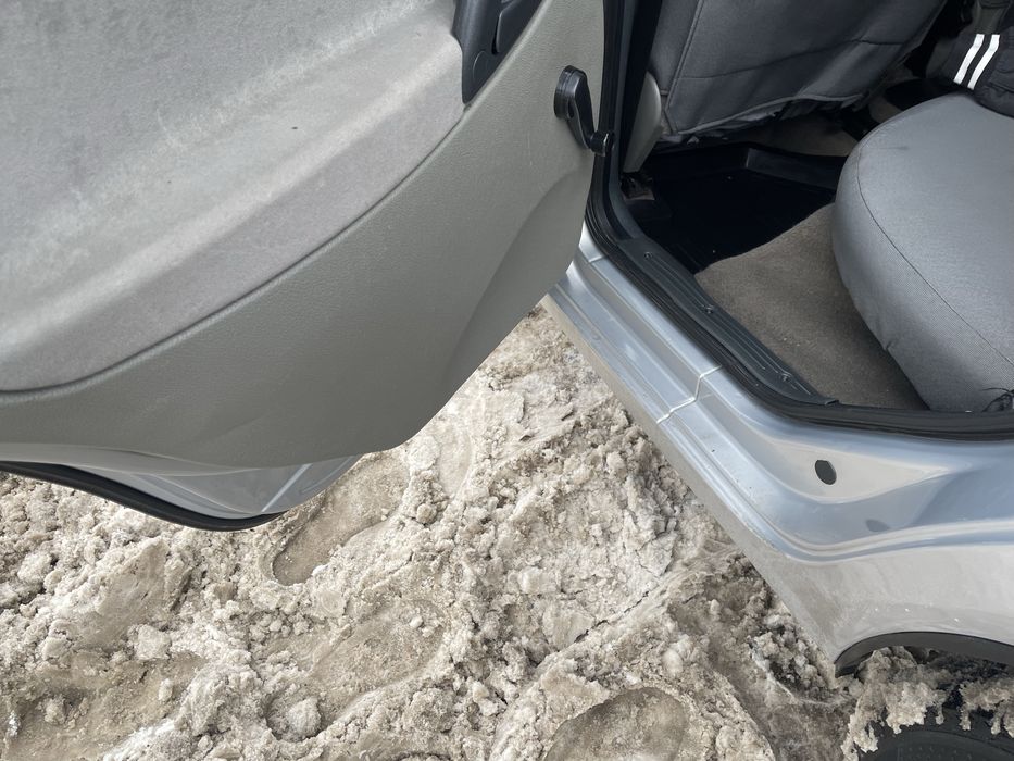 Автомобиль полностью ухоженный хорошем состоянии