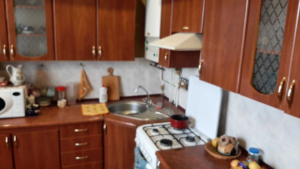 Продаж 3 кім кв. 84 м  50 тис.