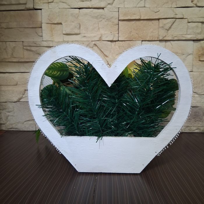 Kompozycja kwiatowa stroik róże serce