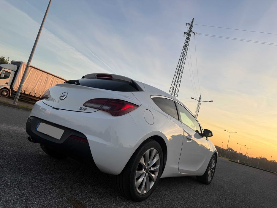 Opel Astra GTC 1.4 T 140 CV - GPL - NACIONAL
