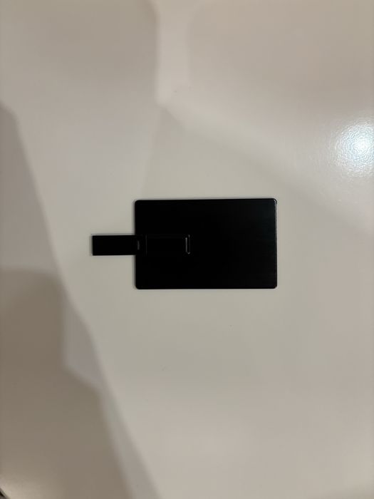 Metalowy pendrive karta