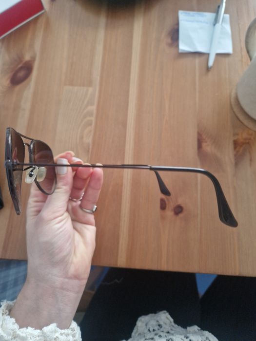 Óculos Ray Ben com marcas de uso. Preço negociável