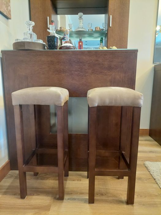 2 bancos altos bom estado