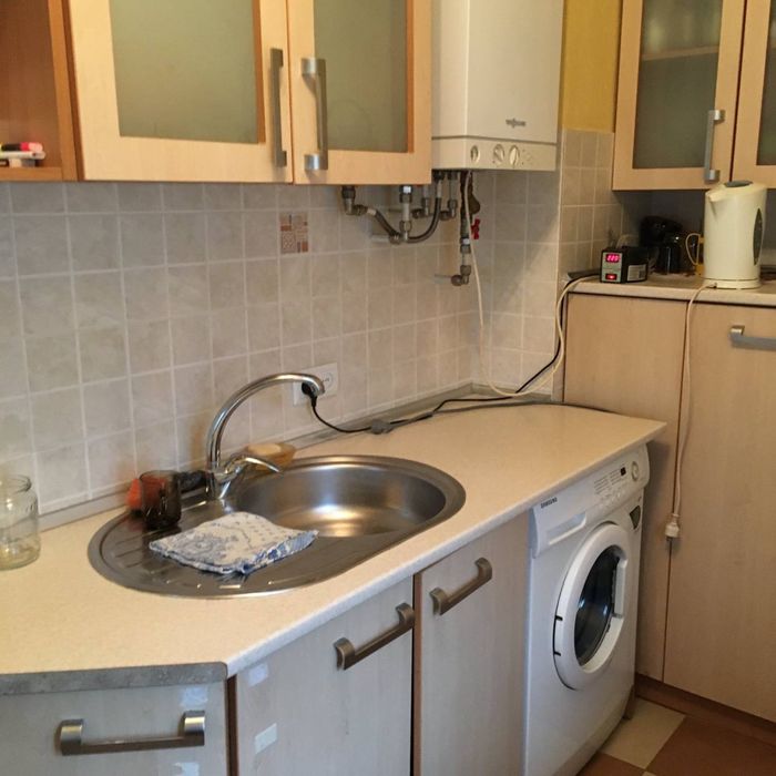 Продається 1/2 приватного будинку.