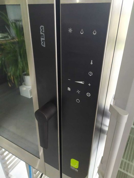 Piec konwekcyjno-parowy 10xGN 1/1 – MBM CME10