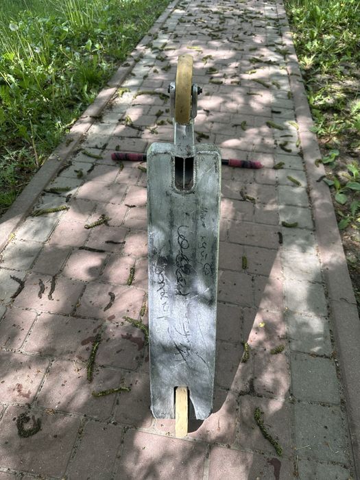 Продам трюковий самокат