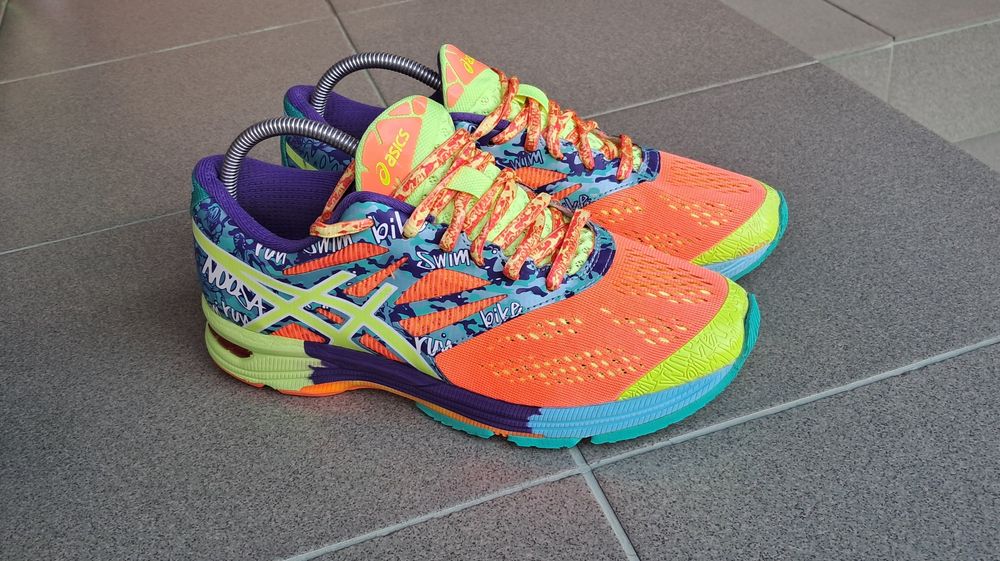 Продам оригінальні кросівки Asics Gel-Noosa Tri 10