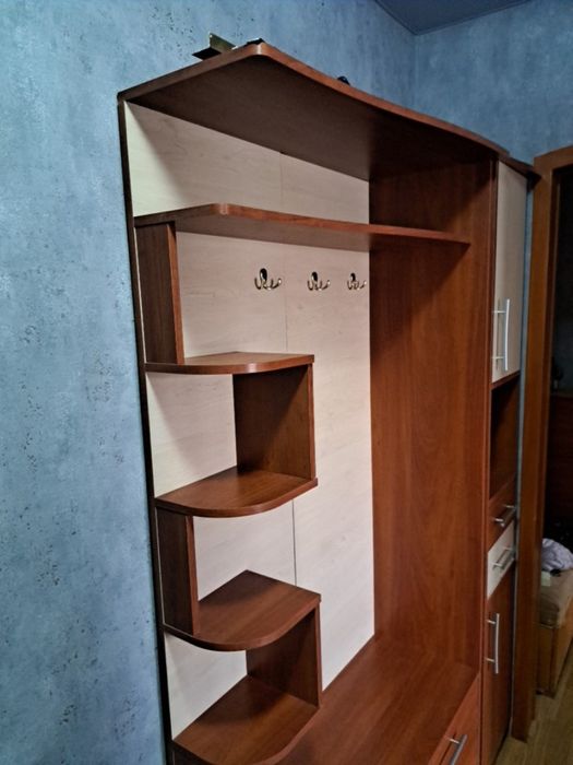 Меблі для передпокою.