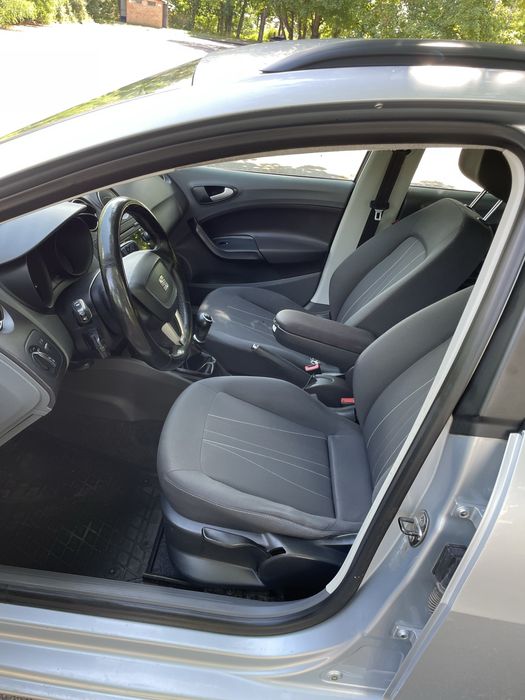 Seat ibiza 2011 рік