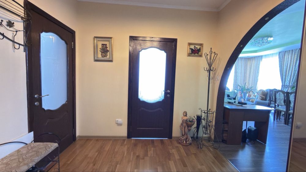 Продаж 3-х кімнатної квартири з ремонтом, підходить під постанову